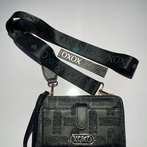 🟢XOXO Black Embossed Logo Phone Crossbody Wallet Wristlet w/ Strap – NWOT
